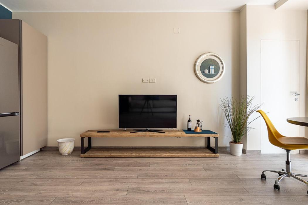 Studio Yvonne Apartment Bari Bagian luar foto
