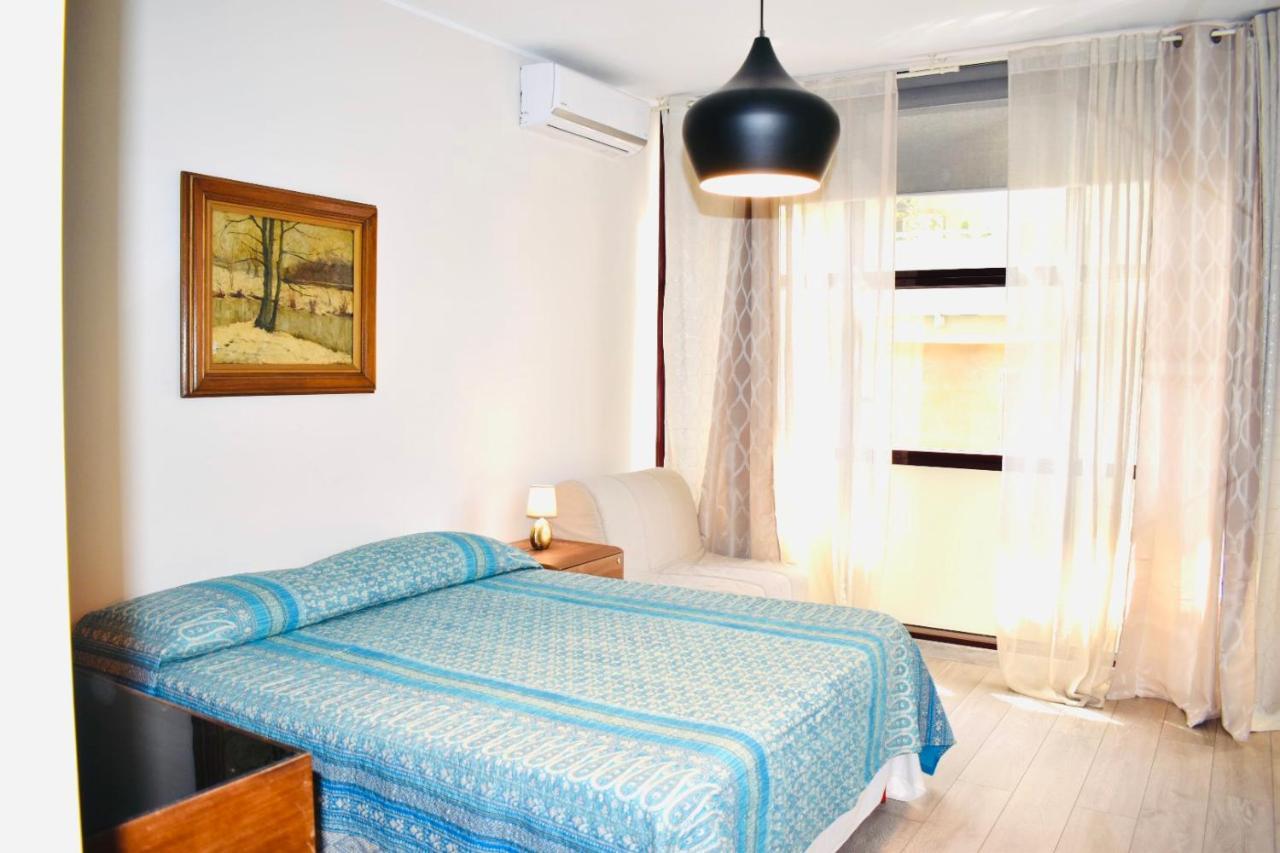 Studio Yvonne Apartment Bari Bagian luar foto
